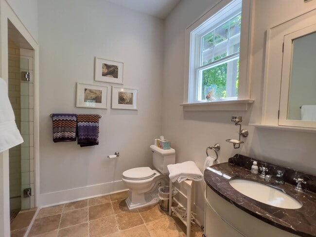 Building Photo - 118 Water Mill Towd Rd