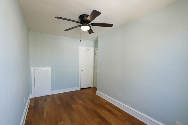 Building Photo - Move-In Ready 3BR/1BA South Philly Rowhome with In-Unit Laundry — 2 or 3BR Housing Choice Voucher...