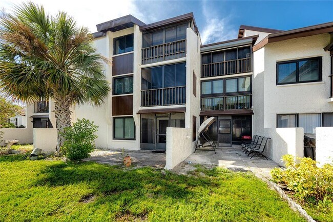 Building Photo - 2207 Belleair Rd