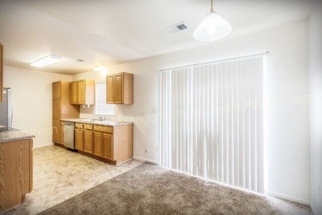 Building Photo - 802 Waterglen Dr