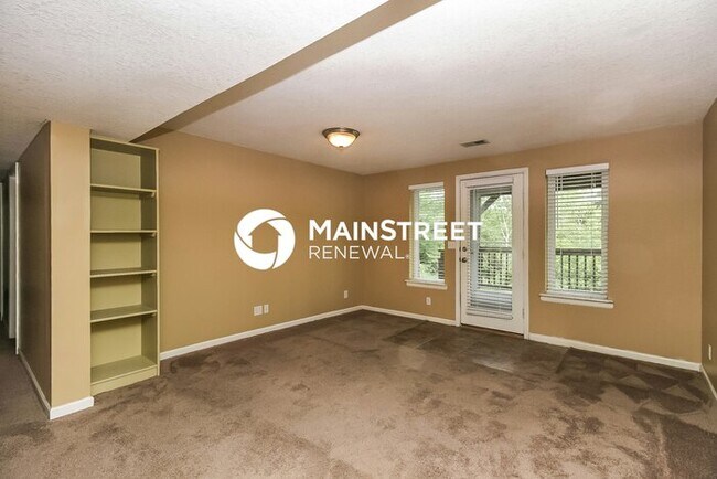 Building Photo - 5 Bedroom Pet-Friendly Home in Kansas City, MO with Main Street Renewal