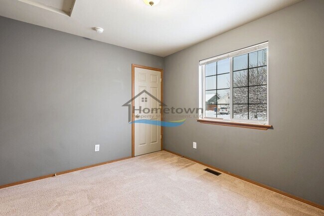 Building Photo - Sweet 2 Bed 1 Bath House with a Fenced Yard in Post Falls!