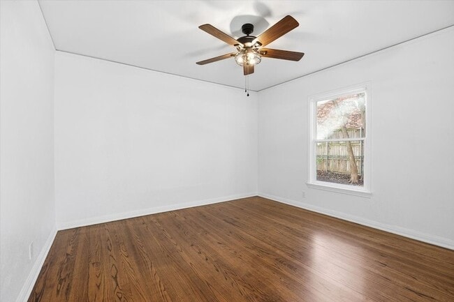 Building Photo - 6417 Darwood Ave