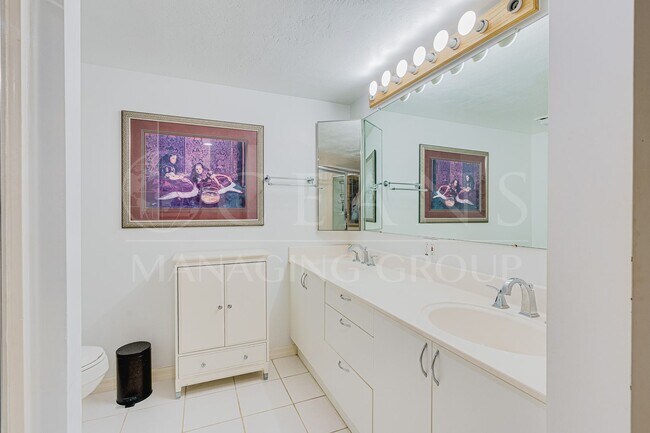 Building Photo - FURNISHED 2 Bedroom Condo in Daytona Beach...