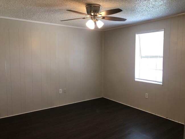 Building Photo - 1603 Voirin Rd