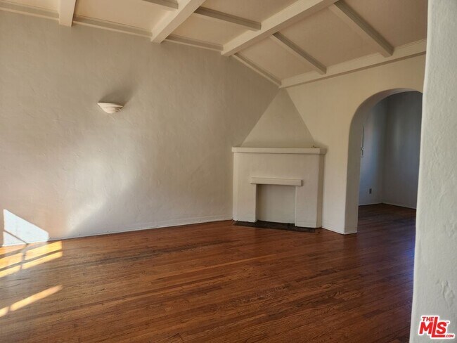 Building Photo - 438 Cochran Ave