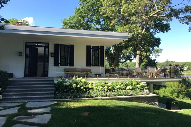 Building Photo - 51 Dumar Dr