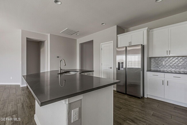 Building Photo - 7500 Porterhouse Ct