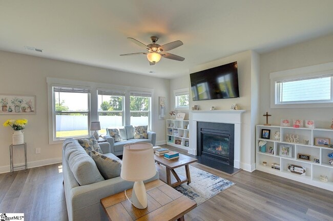 Building Photo - 542 Silverado Ave