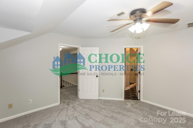 Building Photo - 9223 N Vicksburg Park Ct