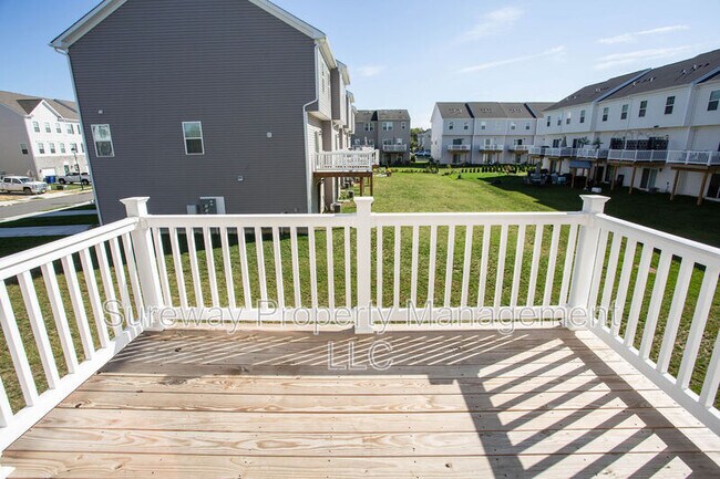 Building Photo - 239 Macoun Way