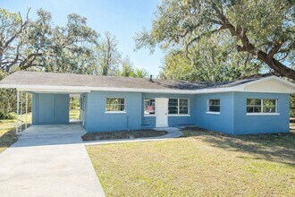 Building Photo - HUGE Ridge Manor/Dade City 3BR/2BA Home with Wide Open Floor Plan!!!