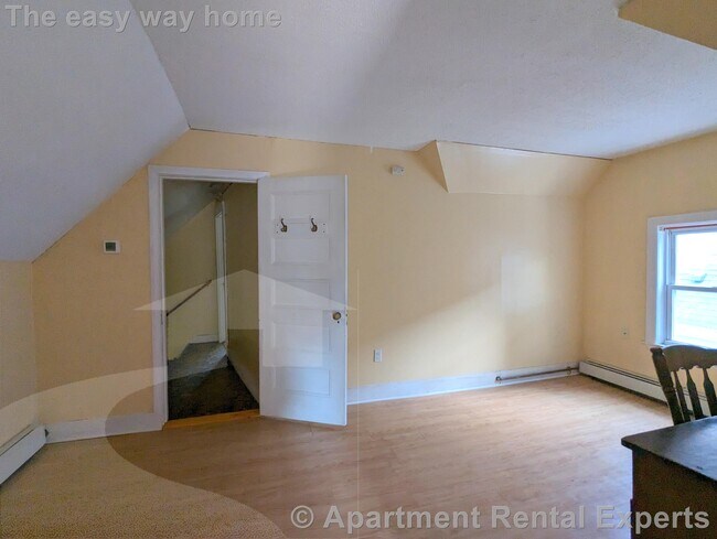 Building Photo - Davis Square 3BR - 8 Mins to T - Dishwasher