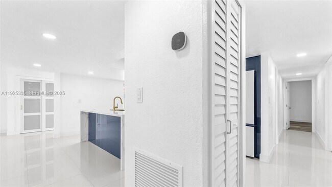 Building Photo - 11421 SW 84th St