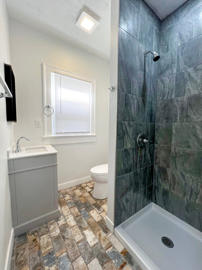 Building Photo - 4813 N College Ave