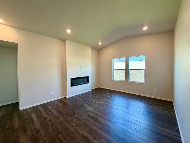 Building Photo - Beautiful & Brand New- 4 bed, 2 bath w/Quartz Countertops & Fenced Yard