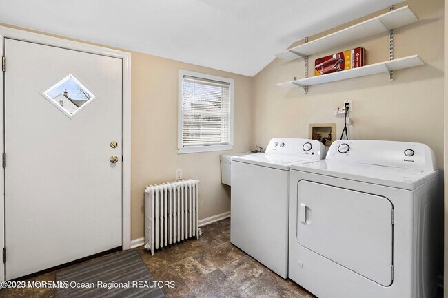 Building Photo - 34 Bridge Ave