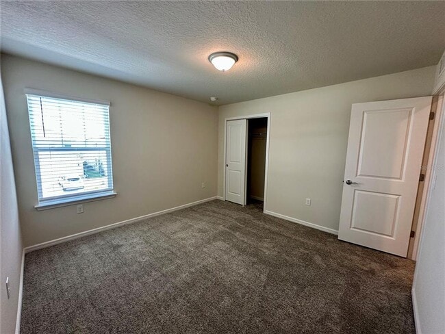 Building Photo - 2502 Winsome Wy