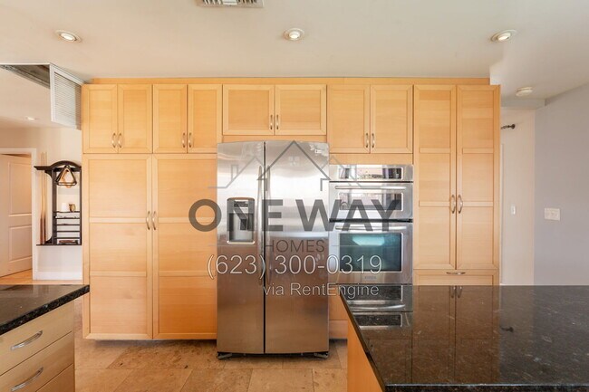 Building Photo - 1325 W Lobo Ave