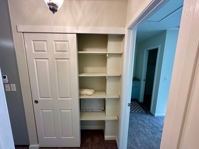 Building Photo - Nice 3 bedroom, 2 bath Home located in his...