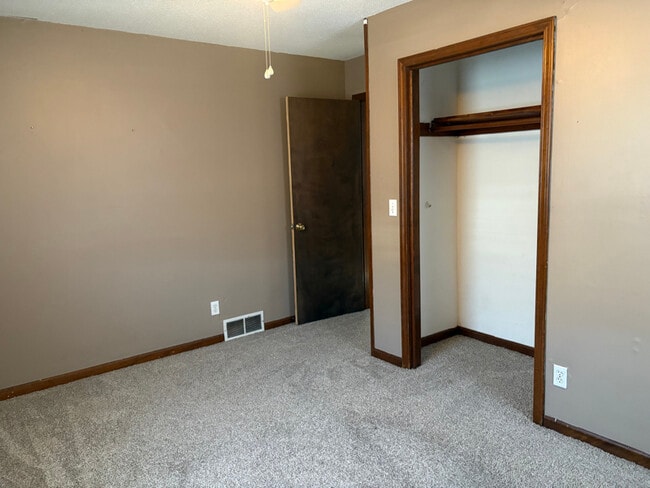 Building Photo - 103 E Brasfield St