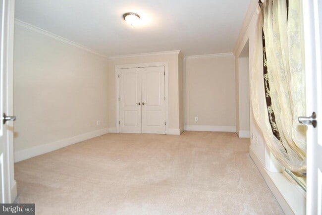 Building Photo - 7104 Old Dominion Dr