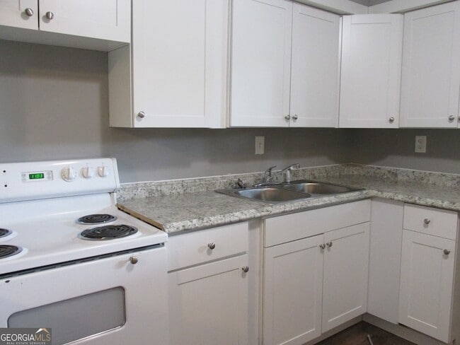 Building Photo - 3283 Blazing Pine Knoll