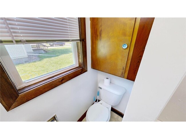 Building Photo - 208 Oregon Ave.