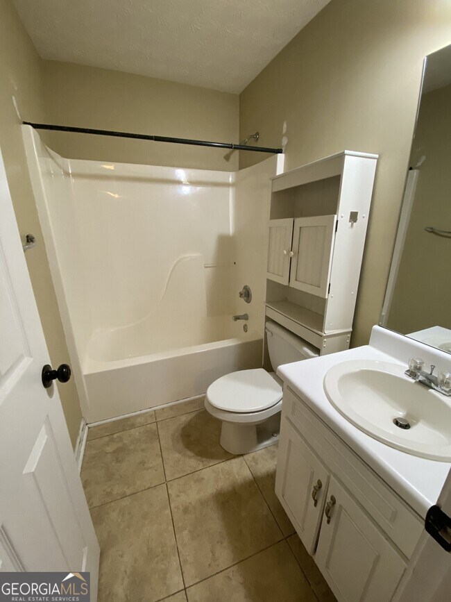 Building Photo - 705 Morgans Ridge Dr