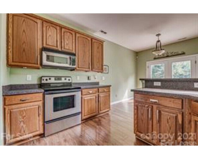 Building Photo - 1505 Niall Ln