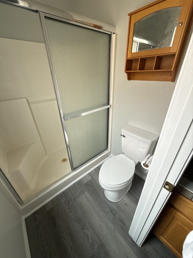 Building Photo - 1825 E Shore Villas Dr