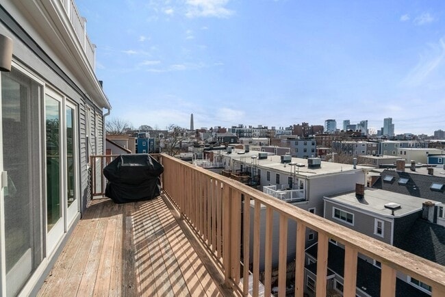 Building Photo - 48-50 Russell St