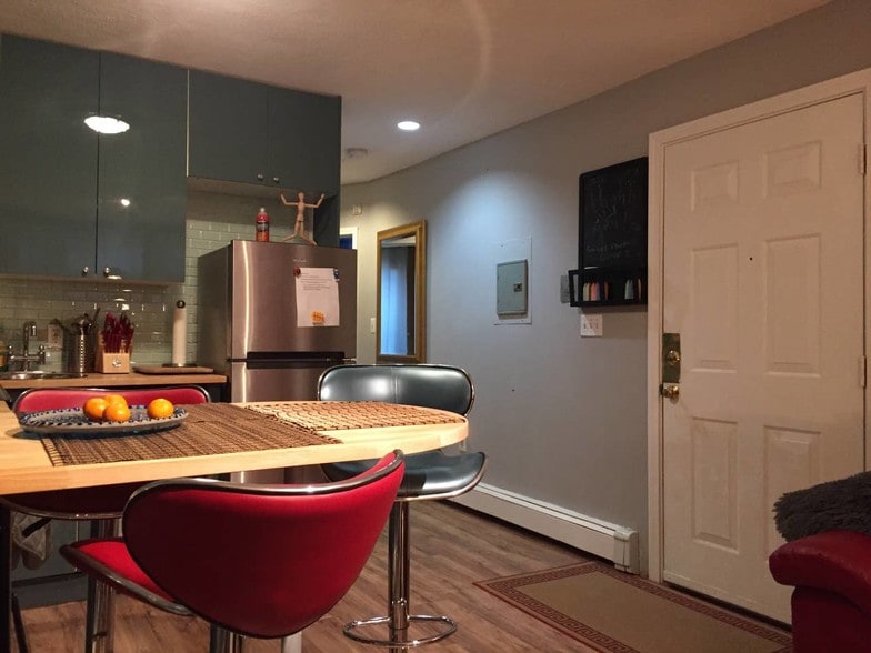 Kitchen area - 94 Hammond St