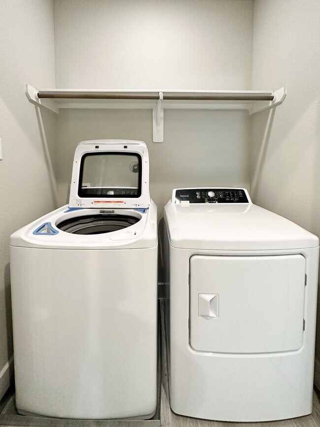 Building Photo - 9007 Lonestar Creekbend Ln