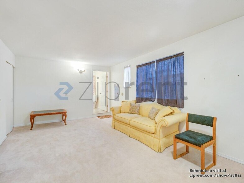 Building Photo - Unit Main House