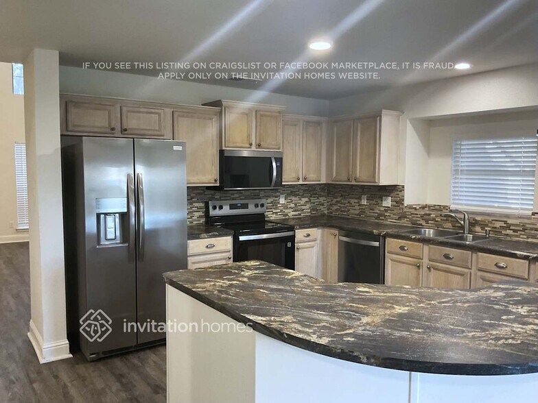 Building Photo - 921 Mockingbird Dr