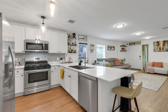 Building Photo - 2851 Via Augusta Dr