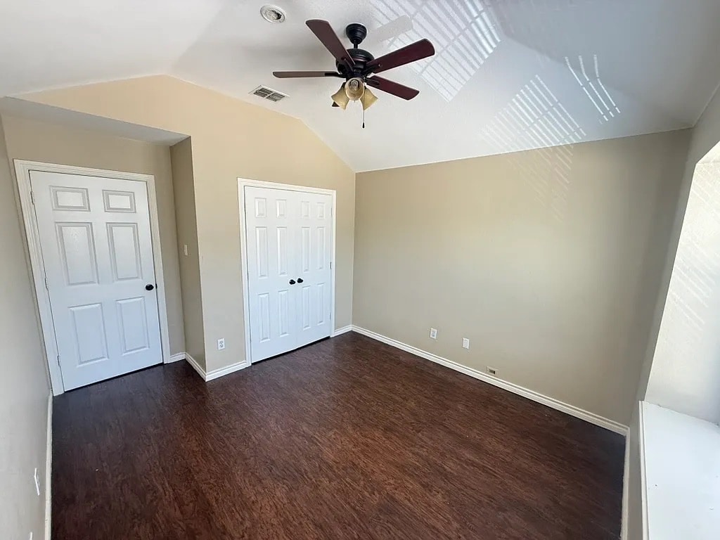 Building Photo - Room in Townhome on Oceanside Dr
