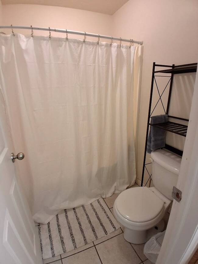 Building Photo - 1969 N Canyon Rd