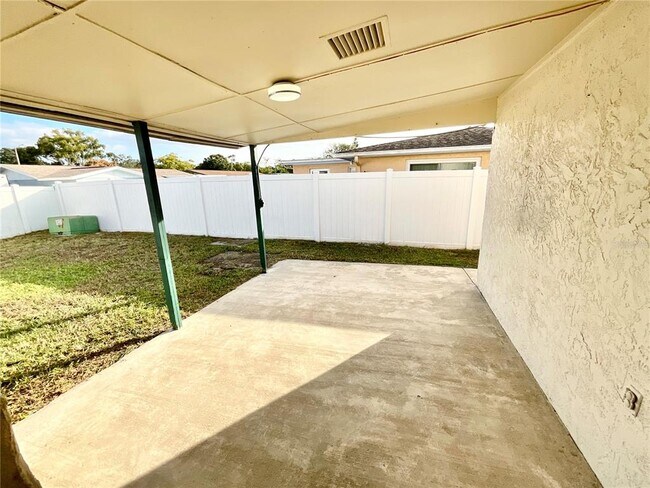 Building Photo - 5621 Mirada Dr