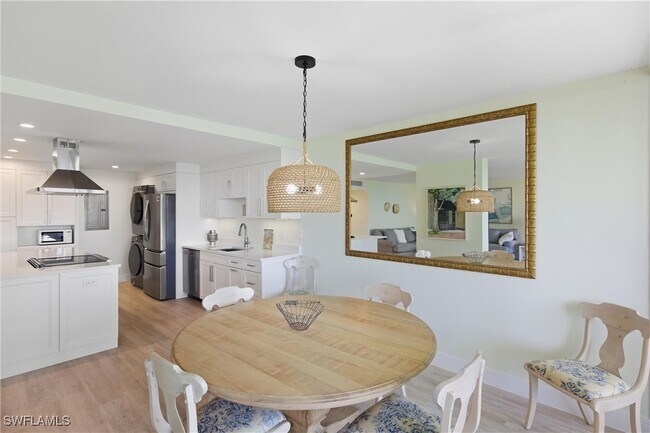 Building Photo - 2316 Gulf Shore Blvd N