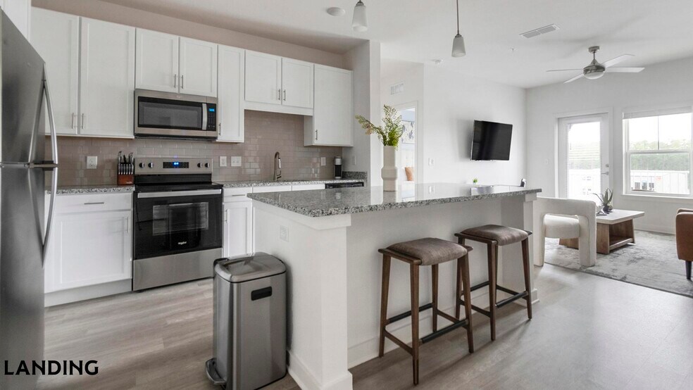 Building Photo - 12525 Tibbets Ln