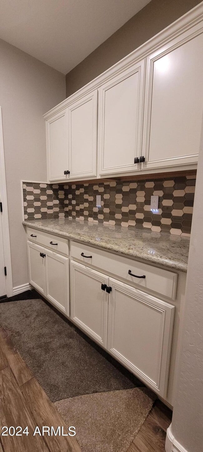 Building Photo - 27057 N Skipping Rock Rd