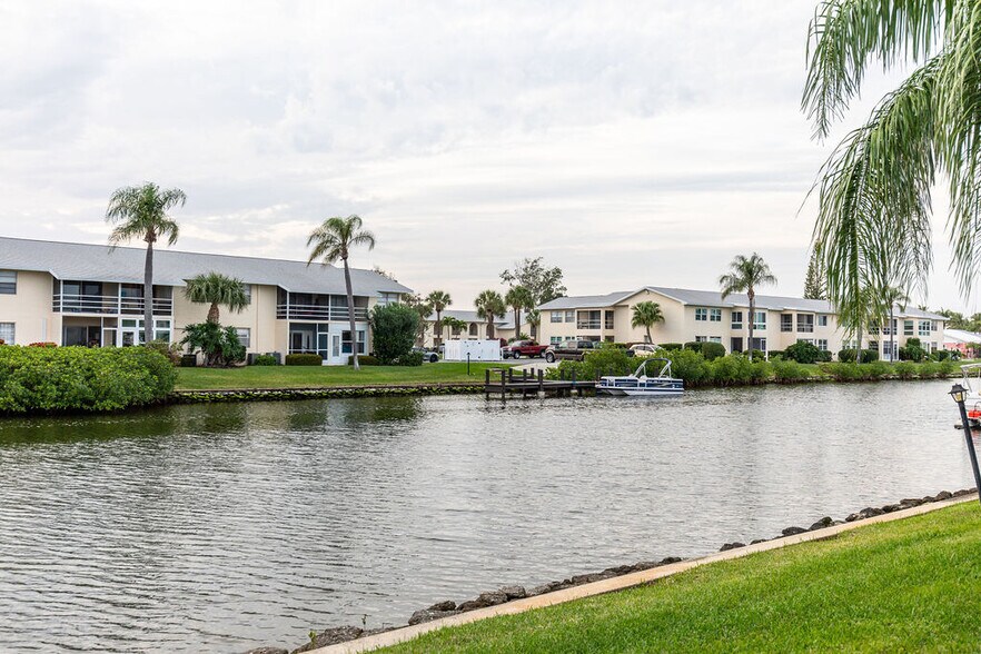 Building Photo - 1815 Robalo Dr