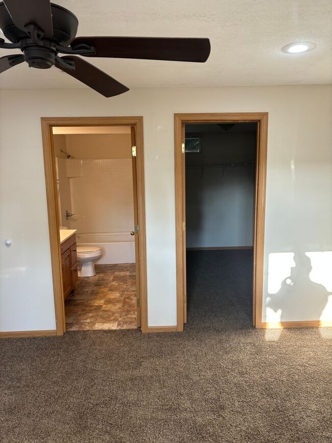 Building Photo - 3 Bedroom, 3.5 Bath w/Garage Single Family Home in Camanche, IA