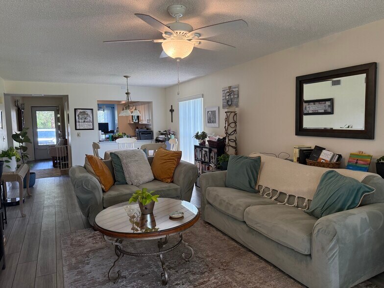 Building Photo - 4507 Longmeadow
