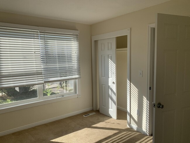 Building Photo - 265 S 1135 W