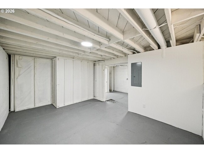 Building Photo - 10114 N Calhoun Ave