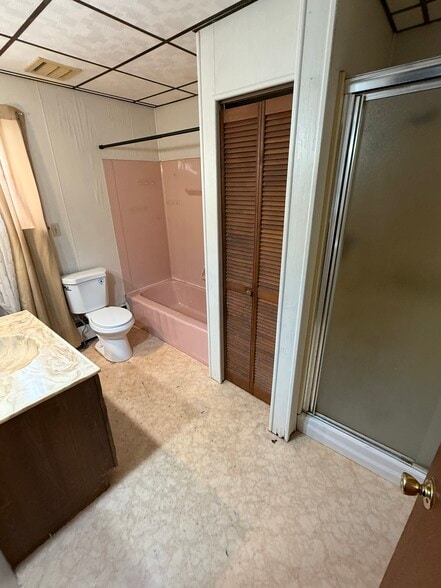 Building Photo - 94 S Main St