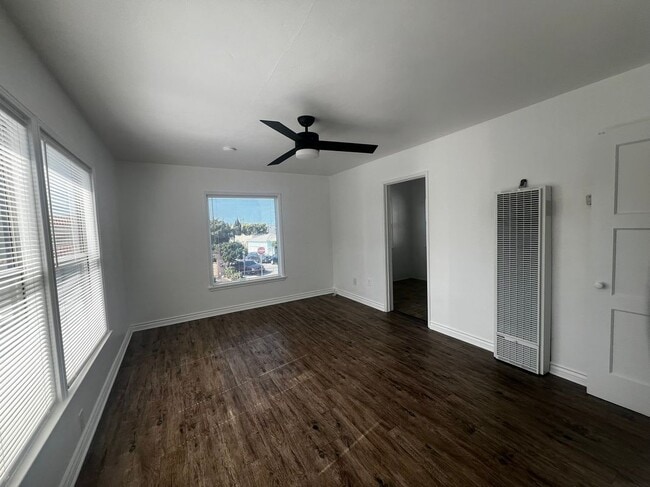 Building Photo - 5279 E The Toledo-Apt 5